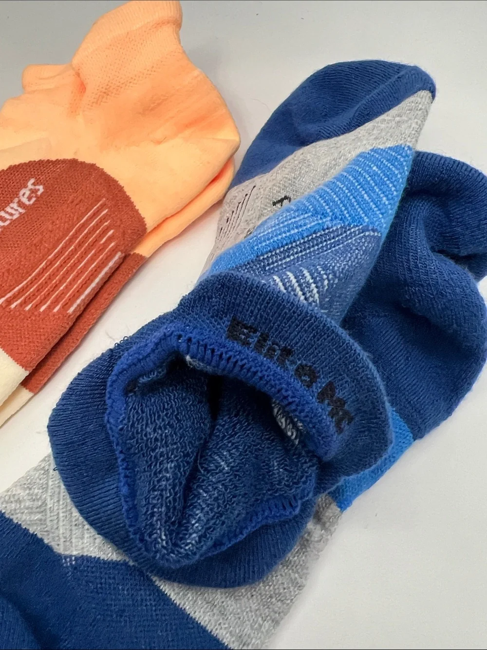 Feetures Elite Max Cushion No Show Tab Running Socks Medium 2 Pack New